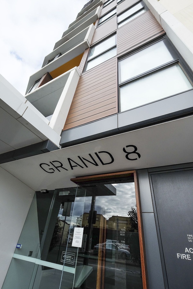 Mono Apartments on Franklin photo 4
