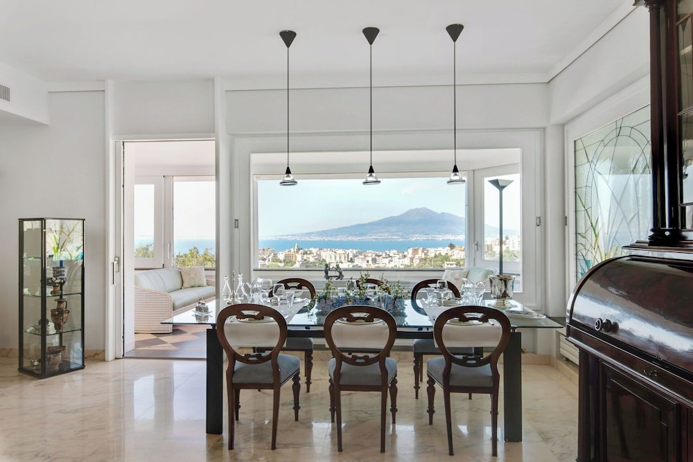 Luxury Levaina Villa, Sleeps 8 on the Amalfi Coast