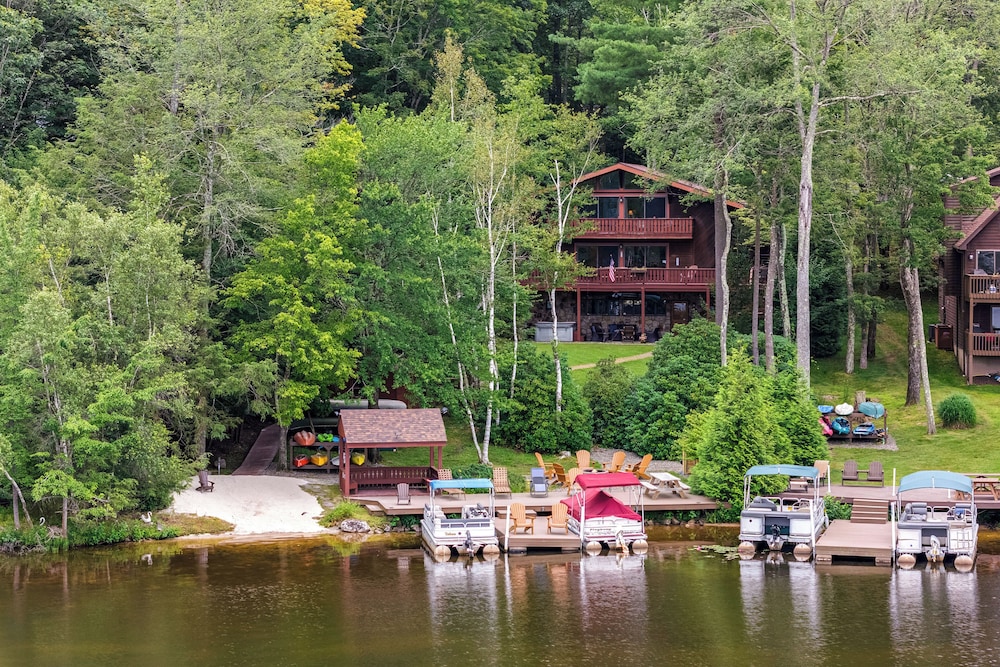 Dock & Hot Tub: Scenic Beech Mountain Lakes Gem!