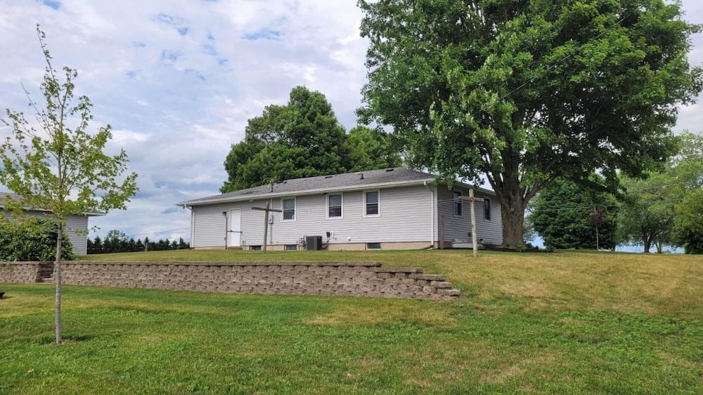 Farm Country Amish Country Newly Renovated