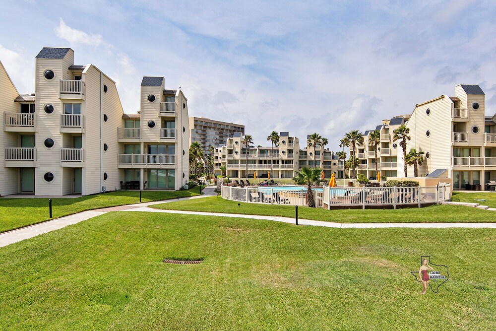 Bahia Mar-Solare Beachfront & Two Pools