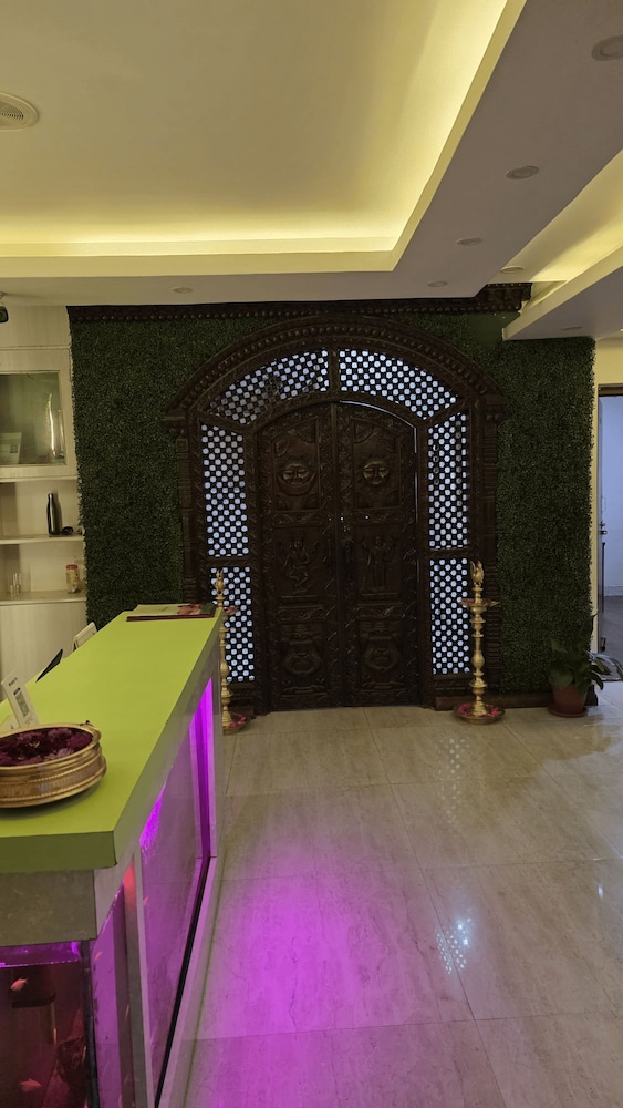 Aarya Wellness & Hostel