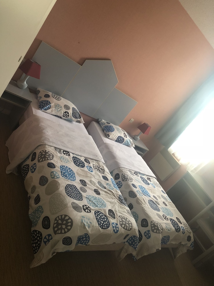 Norton Hotel - Property Image 4