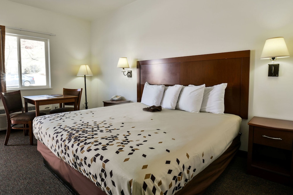 Adventure Inn & Motel