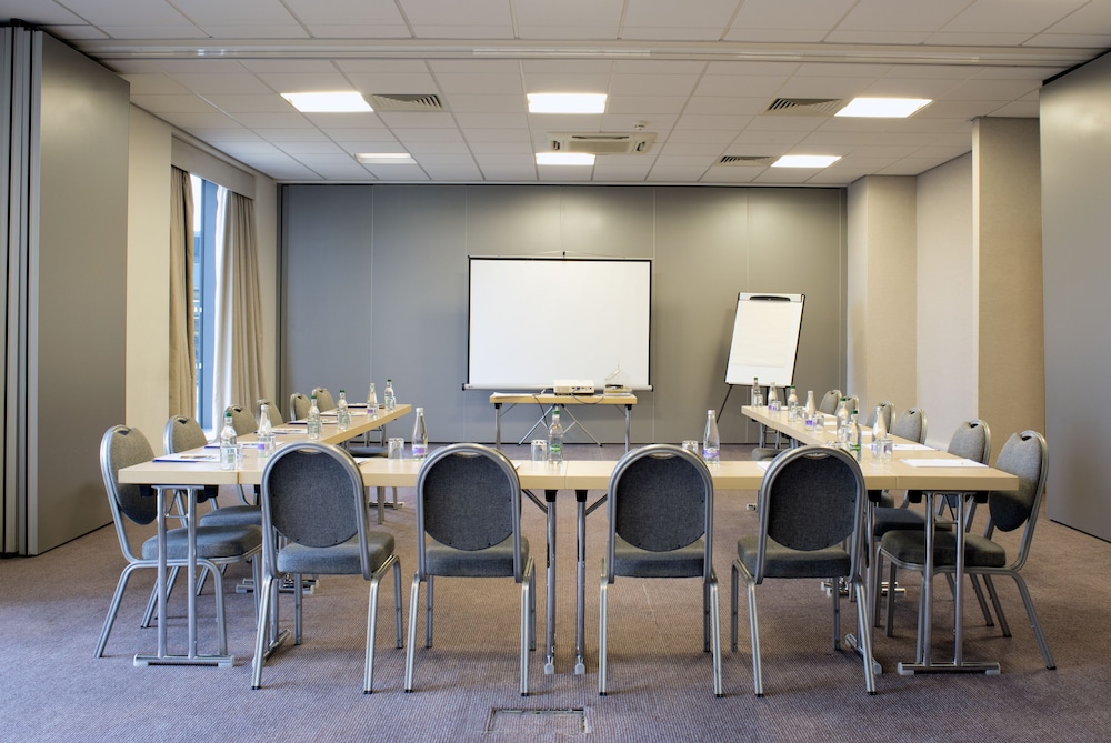 Rotherham Vacations - Holiday Inn Express Rotherham North, an IHG Hotel - Property Image 8