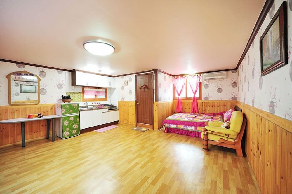 Star Song Pension
