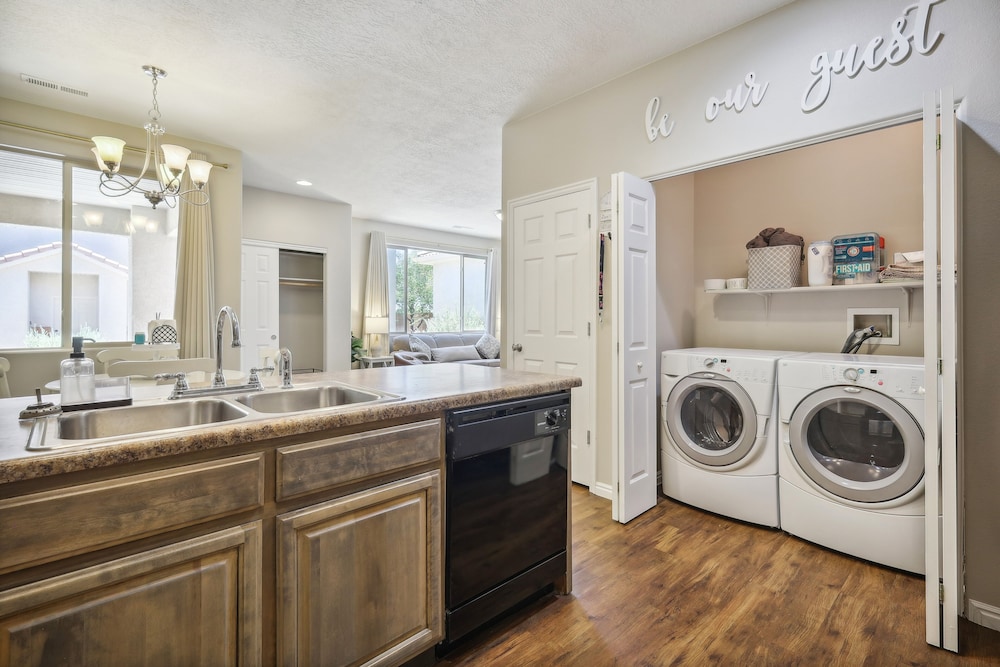 Welcoming Mesquite Condo w/ Pool Access! - Property Image 2