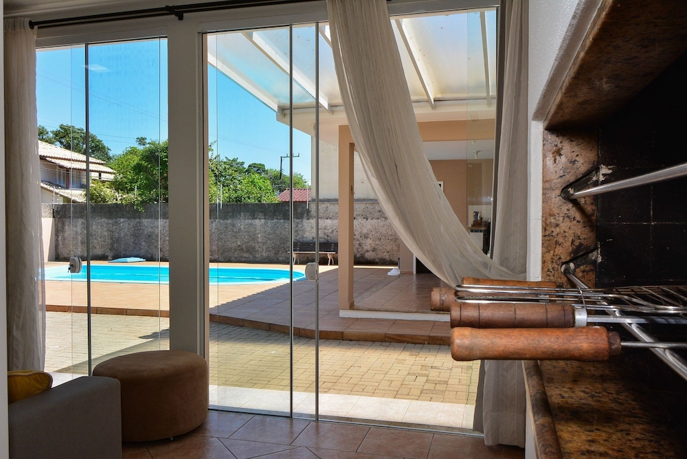 Casa com Piscina Morro das Pedras