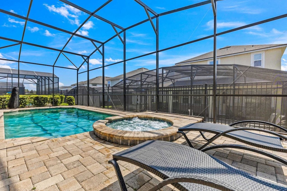 Minutes to Disney Parks + Universal Sleeps 21 w/ Pool, Hot Tub, Game Room
