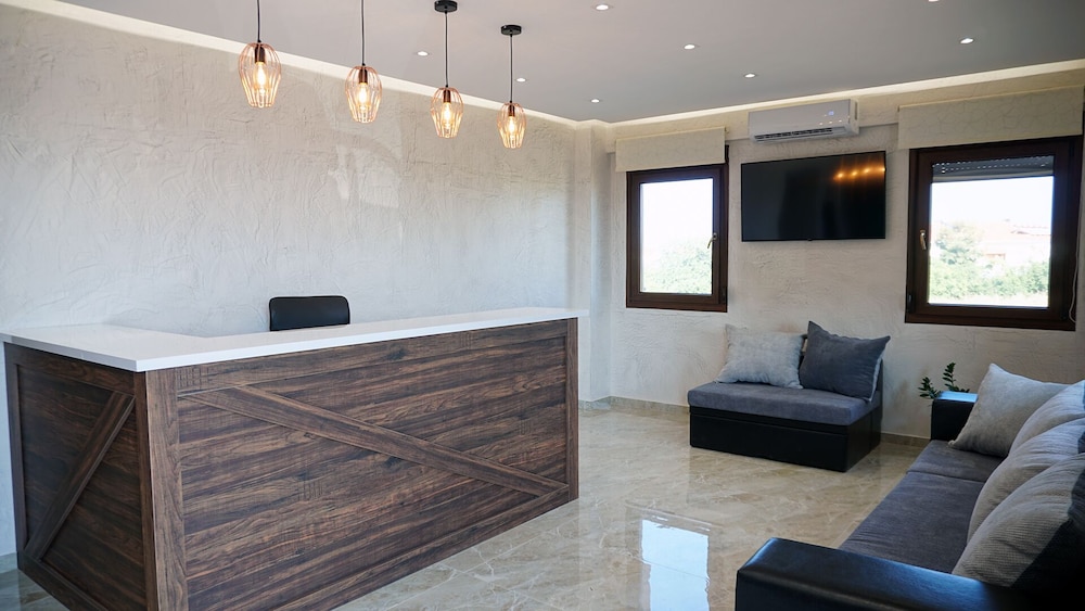 Sinodinos Deluxe Apartments view 2