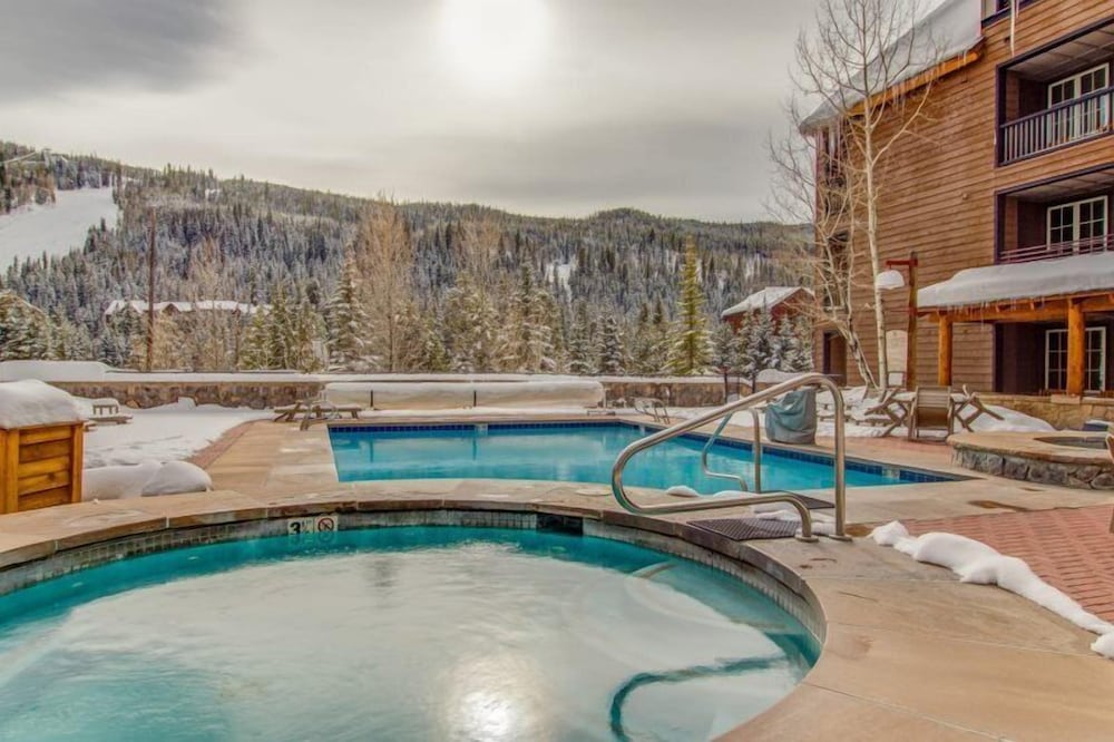 1 Bedroom Mountain Chic Condo in River Run Village Just a Short Walk to Shopping, Dining, and Skiing view 5