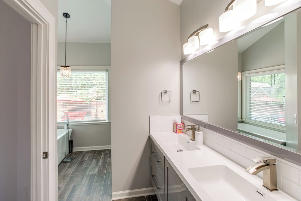 4 Mi to Lake Murray: Pet-friendly Home w/ Pool!