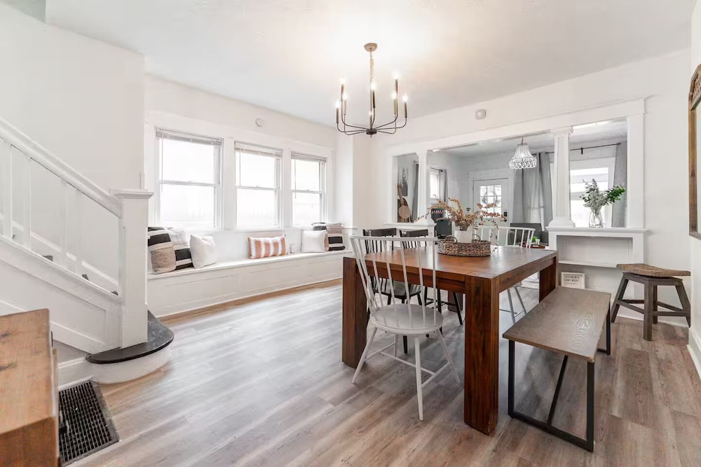 Cozy 3BR Home in Bates-Hendricks