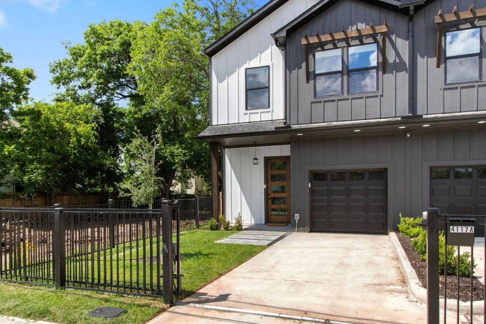 Chic 4BR Getaway Near NRG TMC