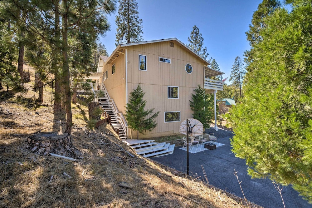 Peaceful Groveland Home w/ Deck + Fire Pit! view 4