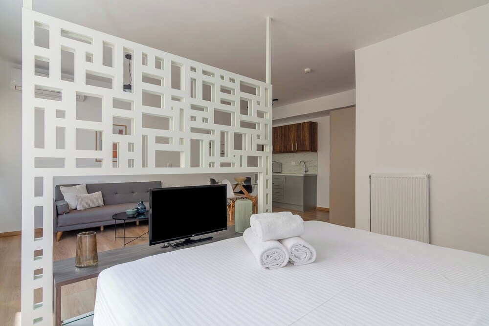 Leochares Lifestyle Apartments