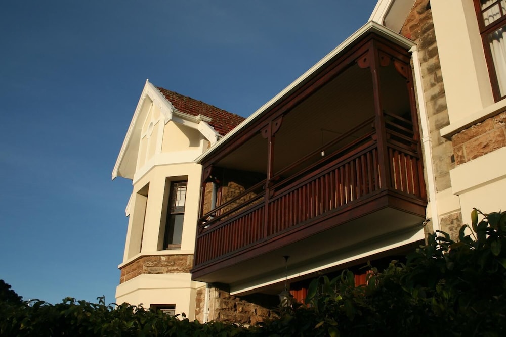 Reading House
