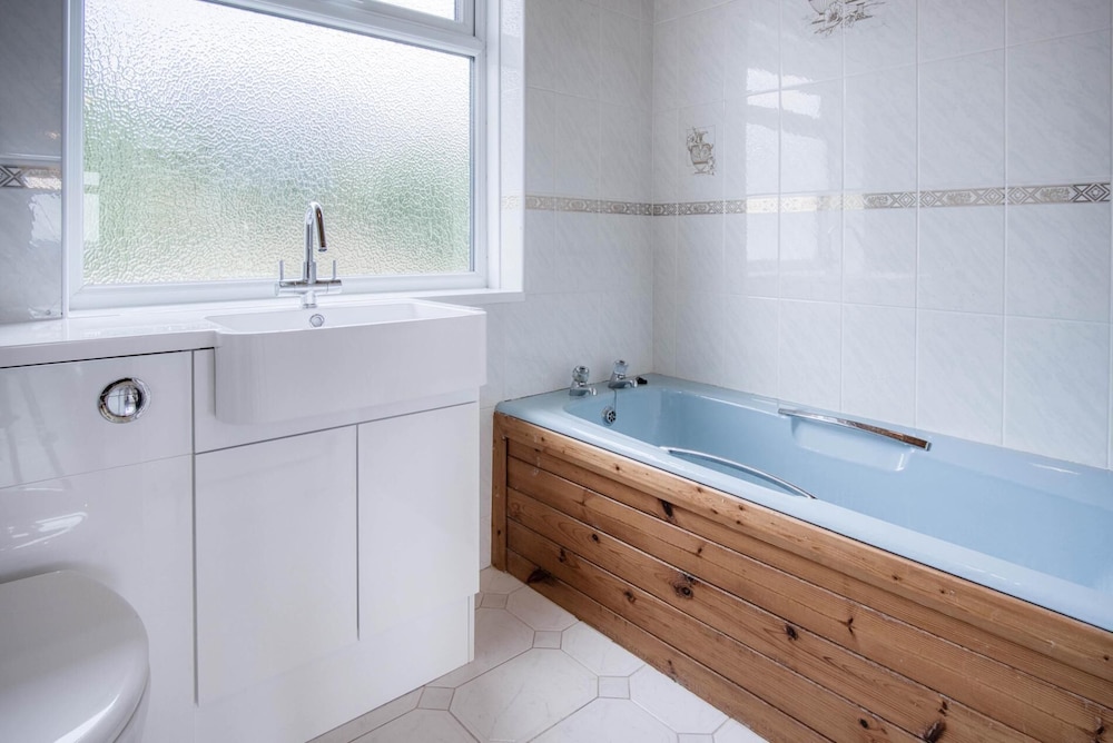 Longview - 4 Bedroom Holiday Home - Pembroke Dock