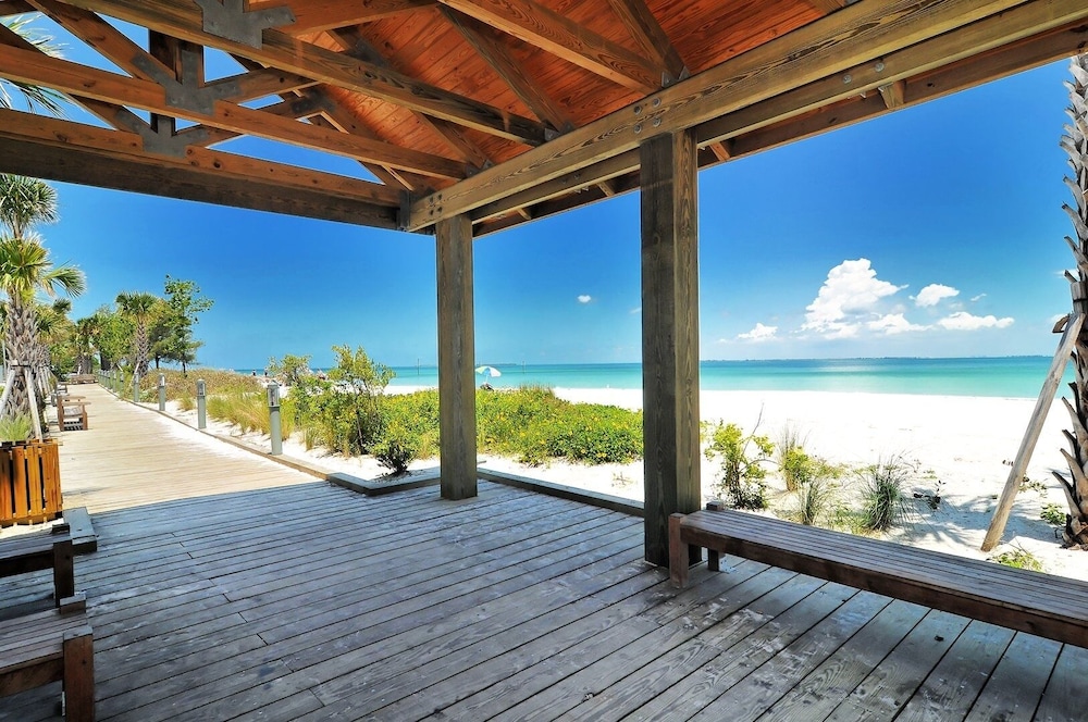 Latitude Adjustment 2 Bedroom Bungalow by RedAwning