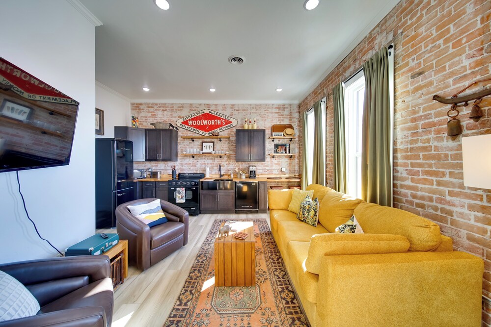 Walk to Shops & Eats: Charming Dtwn Emmett Apt!