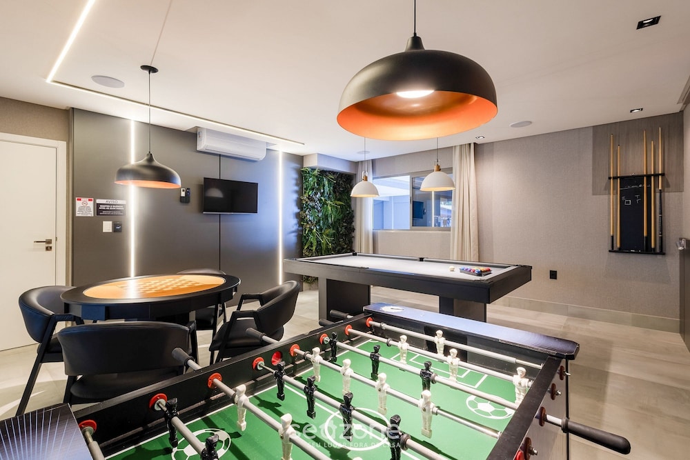 Your Exclusive Stay With Pool and Jacuzzi Just 500 Meters From the Beach - ELF