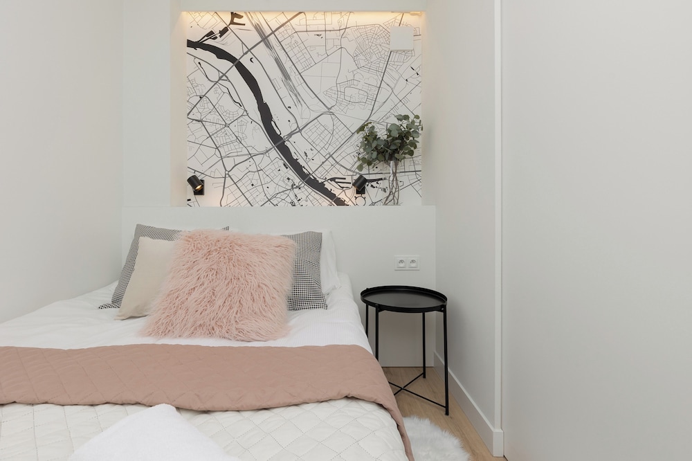 Emilii Plater Apartment by Renters view 4
