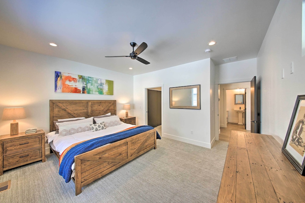 Elegant Priest Lake Townhome  1 Mi From Lake - Property Image 28