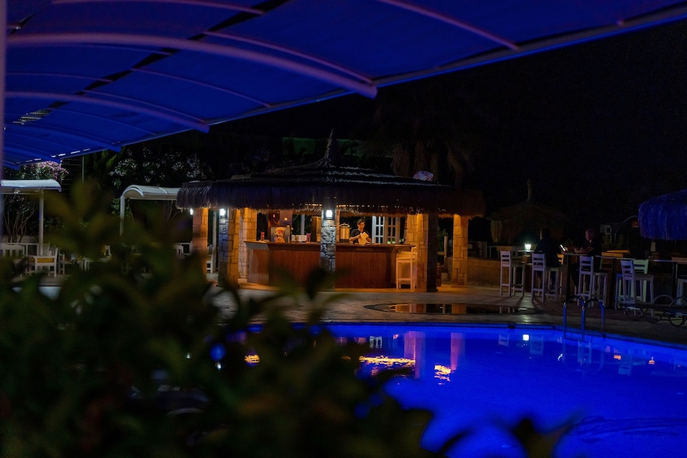 Tiana Beach Tatil Köyü - Her Şey Dahil - Image 47