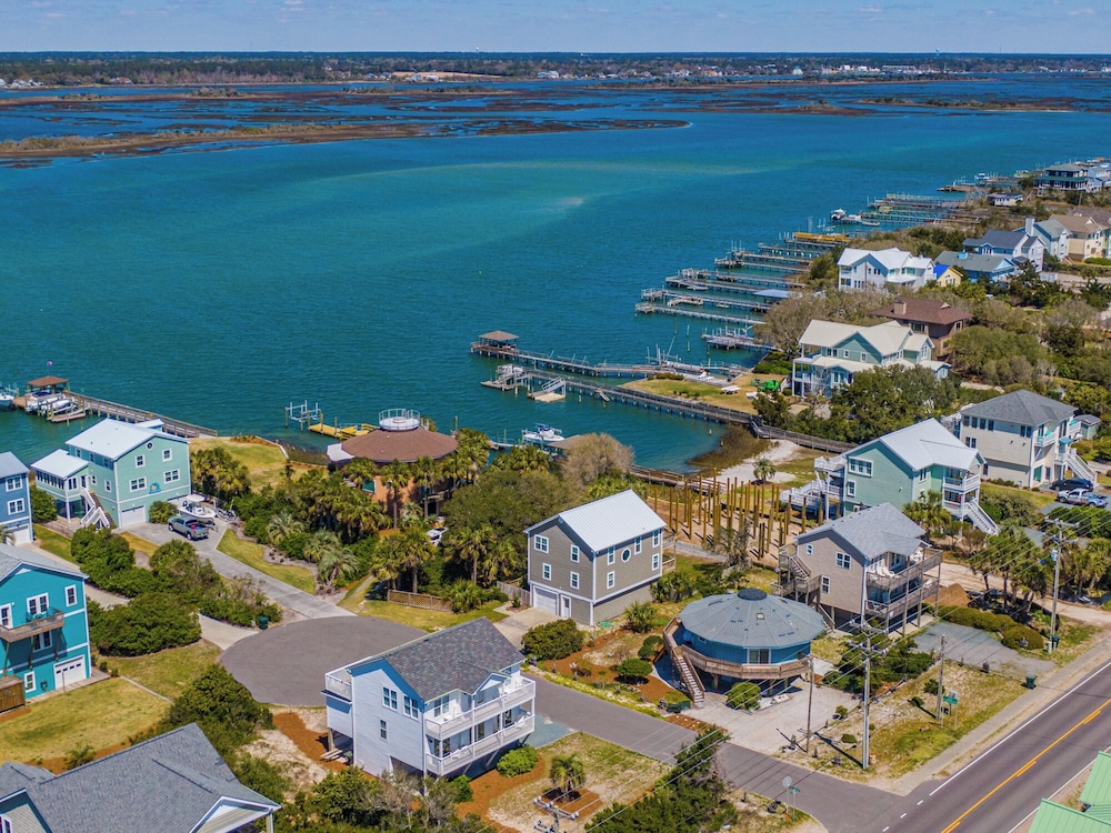The Channel Marker by Topsail Realty