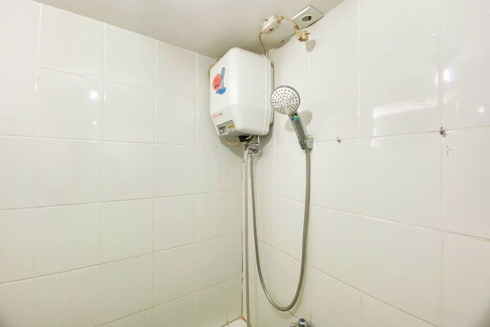 Comfort Living And Modern 2Br At Bassura City Apartment