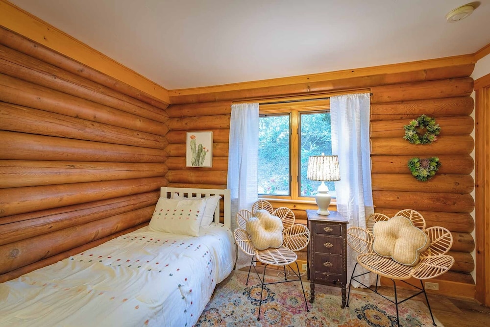 Oakwood Lodge