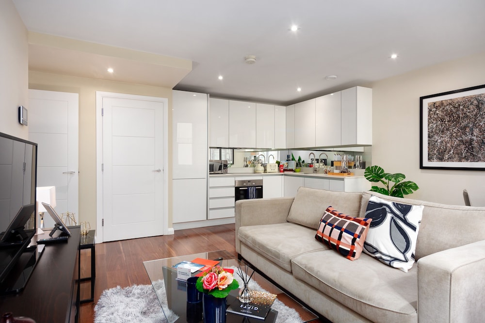 One Bed Serviced Apt near Holborn in Chancery Lane