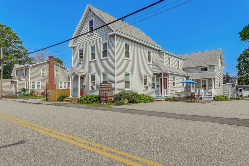 Walk to Pier & Ocean: Apt in Old Orchard Beach!