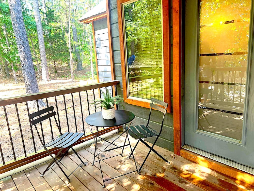 Whispering Winds Luxury Cabin in Hochatown