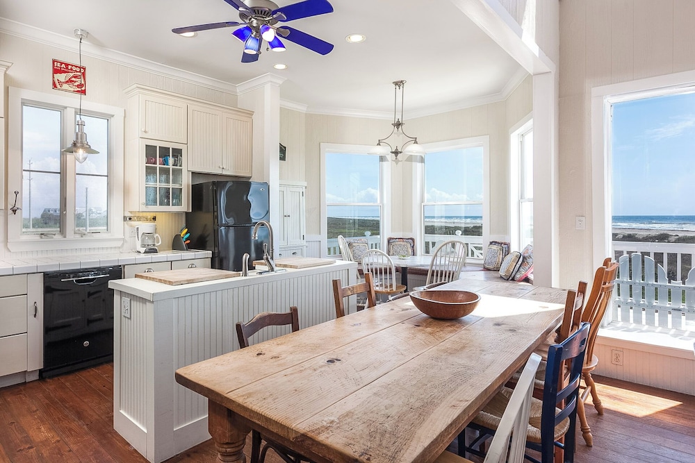 Breakers Pointe by Ryson Vacation Rentals