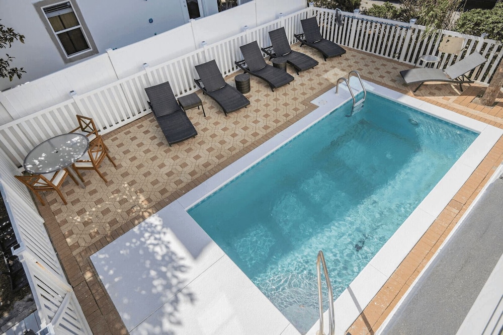 30A Beach Music by Avantstay Pool w/ Gulf Views Golf Cart