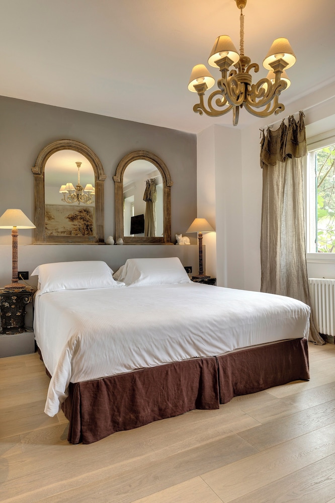 Entire Hilltop Villa With Private Pool In Palazzuolo Sul Senio