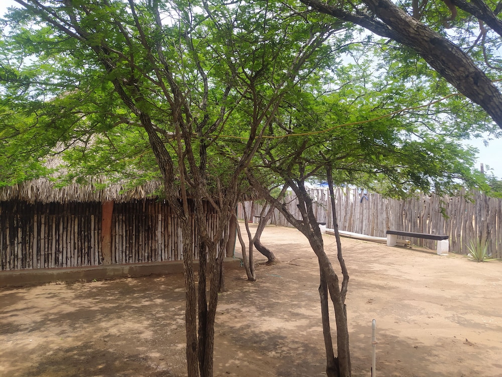 Hostal CQ Camarones