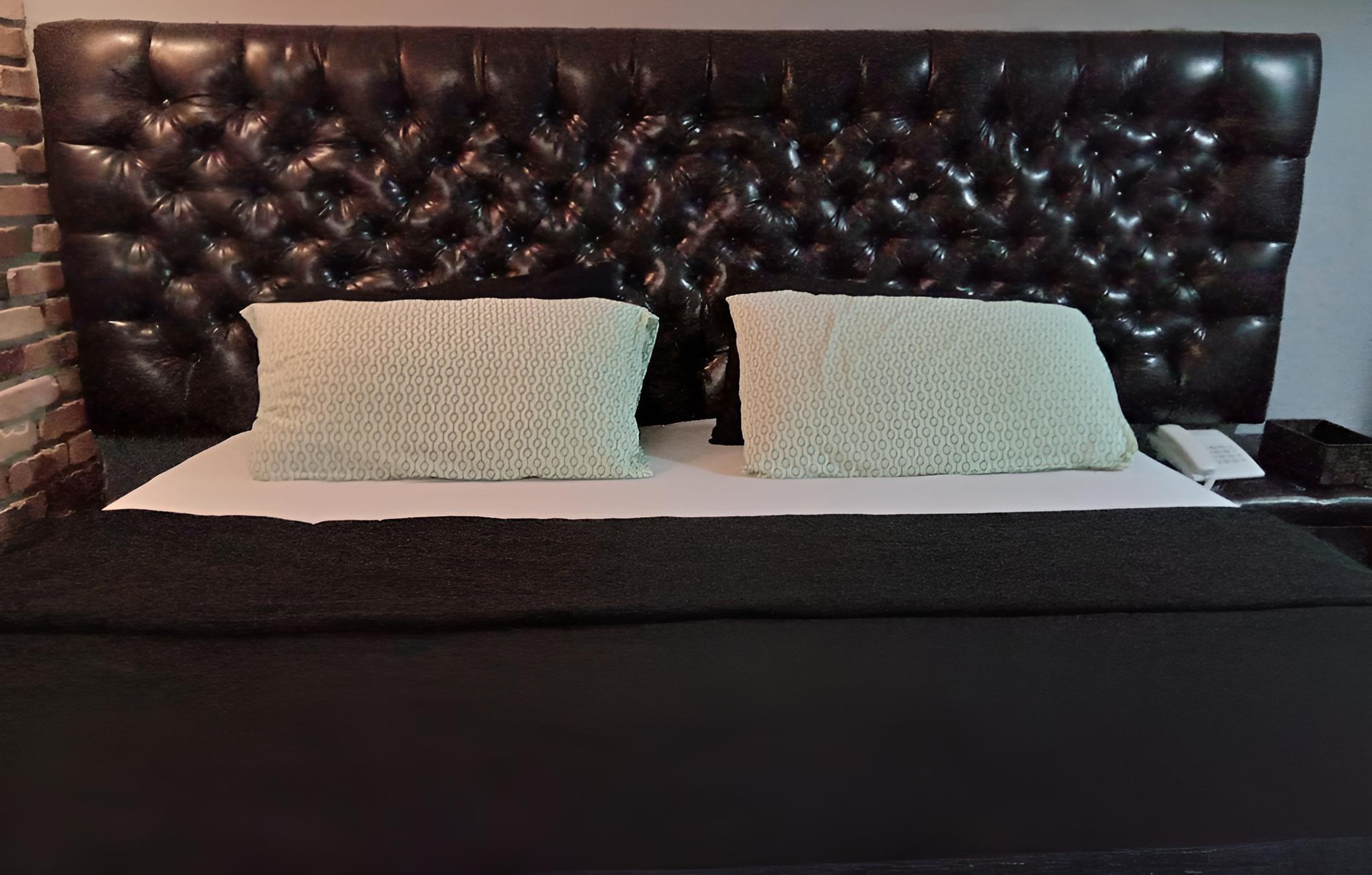 Bunker Hotel & Restaurant
