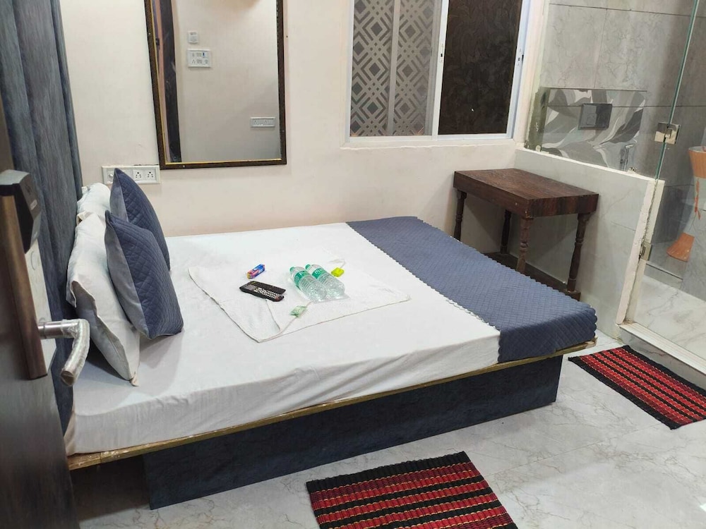 Shri Radha hotels