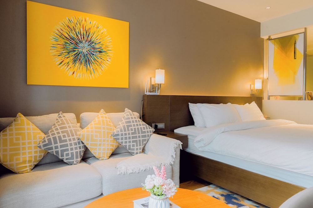 Hotel Residences at Acqua