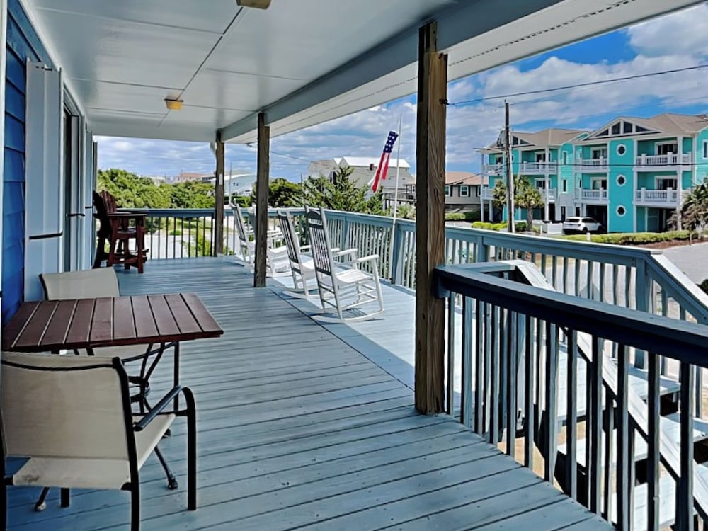 Happy Days by Topsail Realty