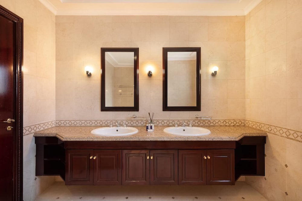 Manzil-6BR Lux Villa with Pvt Pool