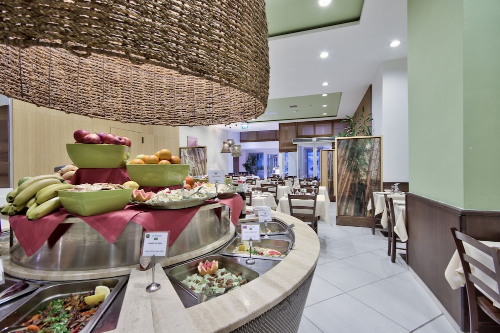 Mellieha Vacations - db Seabank Resort and Spa - Property Image 2