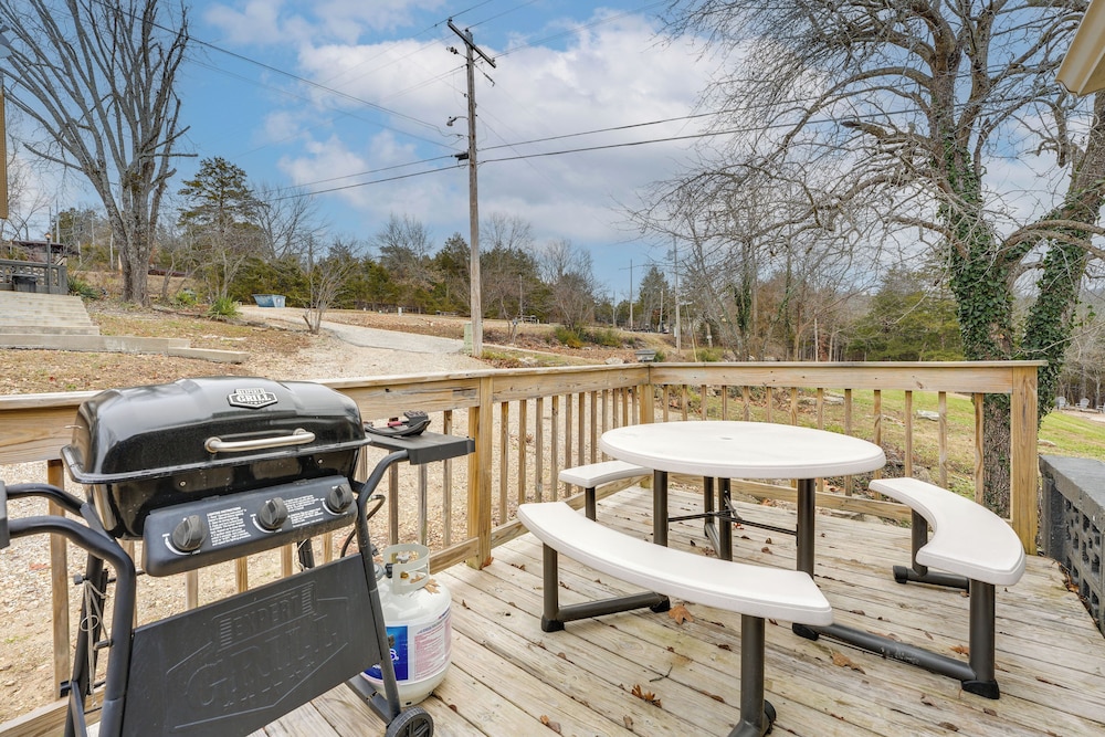 Hike, Boat, Fish & More: Table Rock Lake Cottage