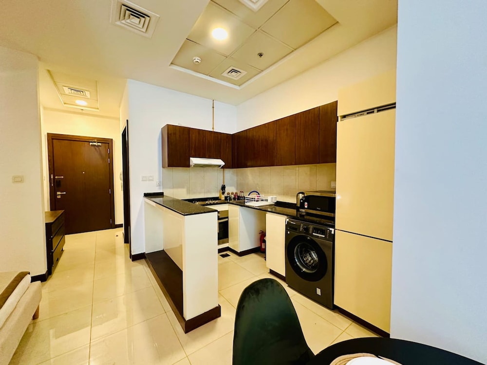 Manzil- Chic Studio in JVC With Premium Amenities