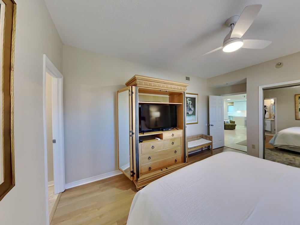 South Harbour #2F by Southern Vacation Rentals view 2