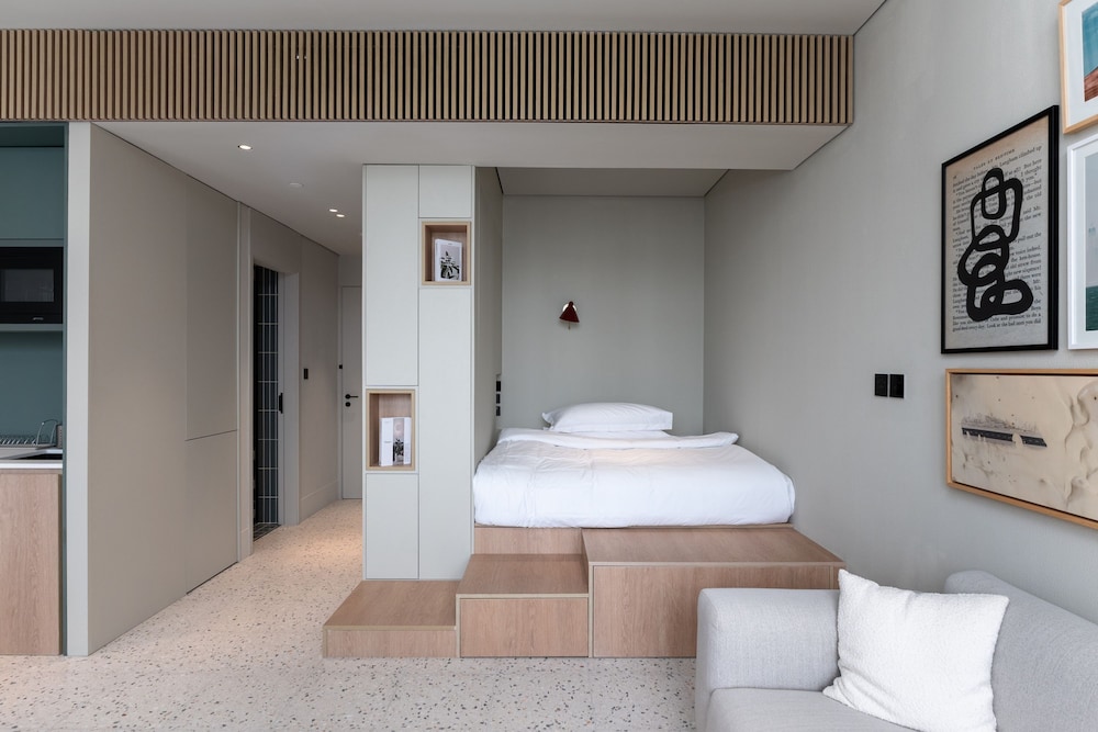Upside Living - 1807 - BB