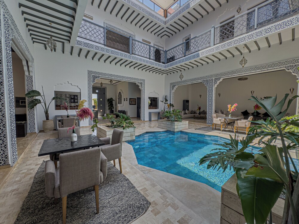 Riad Tonaroz Gold