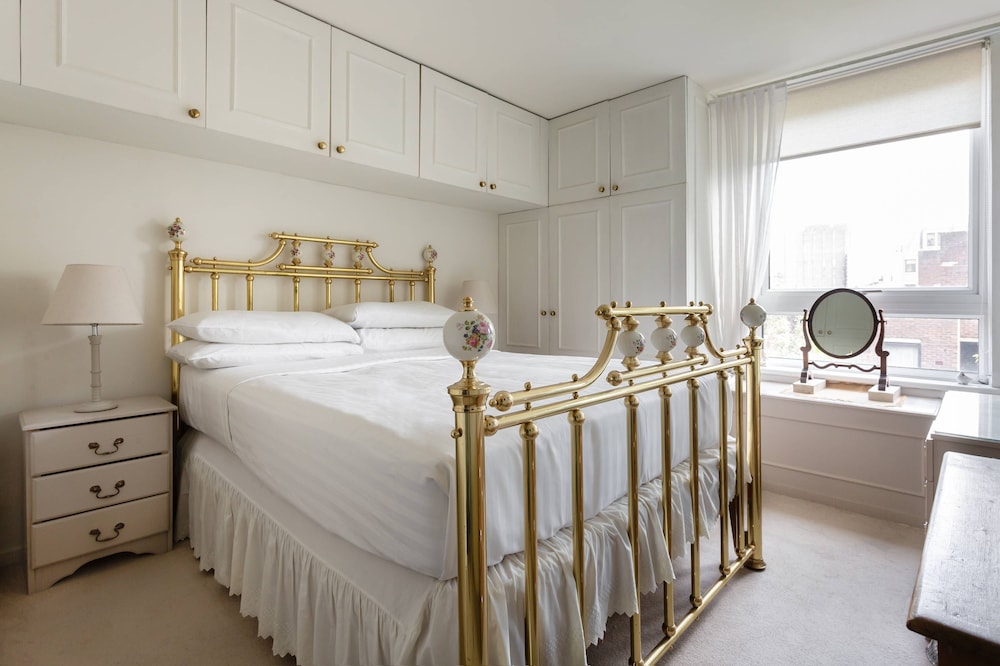Odhams Walk by Onefinestay view 4